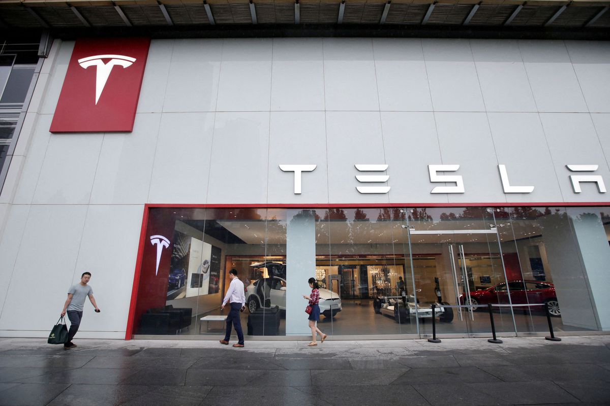 Tesla отзывает в Китае несколько автомобилей Model 3 и Model S